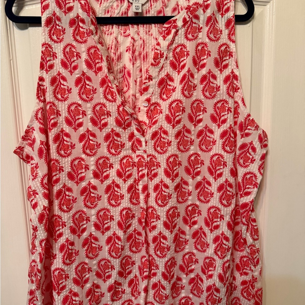 crown & ivy Red Paisley Sleeveless Button-Front Blouse